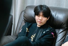 开云- rookie谈tes打jdg 