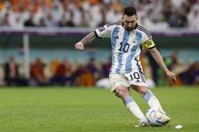 开云体育-梅西在RNG比赛中关键助攻，挺进下一轮引发热议！的简单介绍