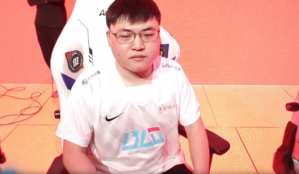 包含Uzi关键节点回归赛场，独行侠带队取胜！的词条